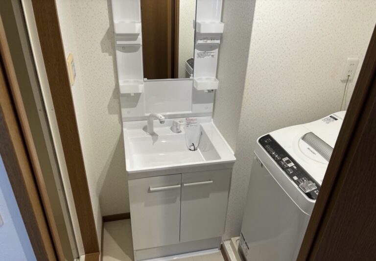 洗面台入れ替え工事の施工写真
